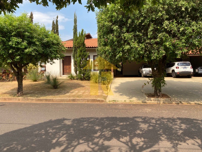 Casa de Condomínio com 3 quartos à venda, 400m² — foto 2 de 62