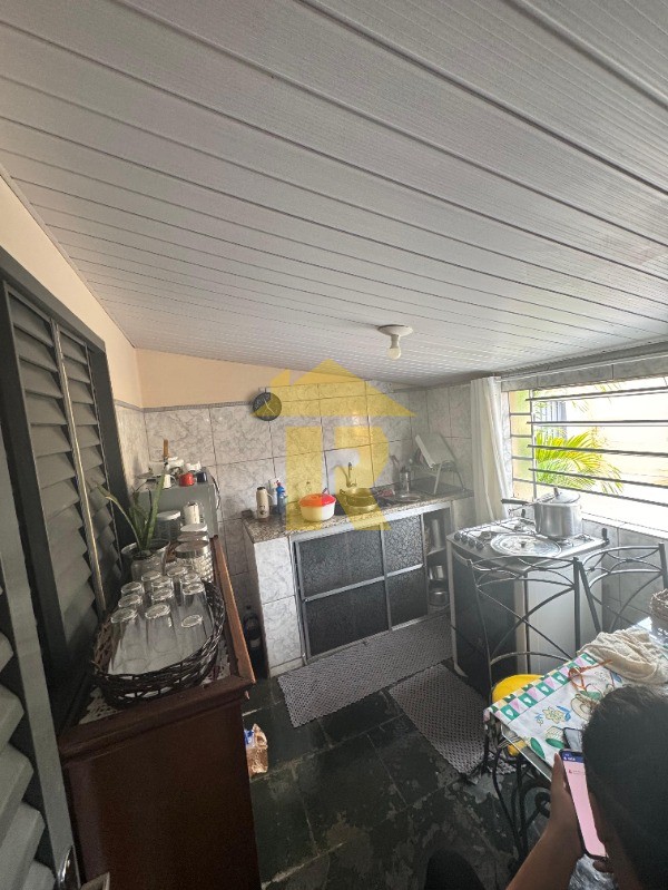 Casa com 4 quartos à venda, 220m² — foto 9 de 20