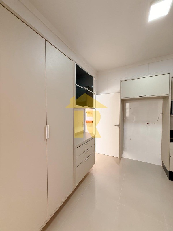 Casa de Condomínio com 3 quartos à venda, 200m² — foto 10 de 29