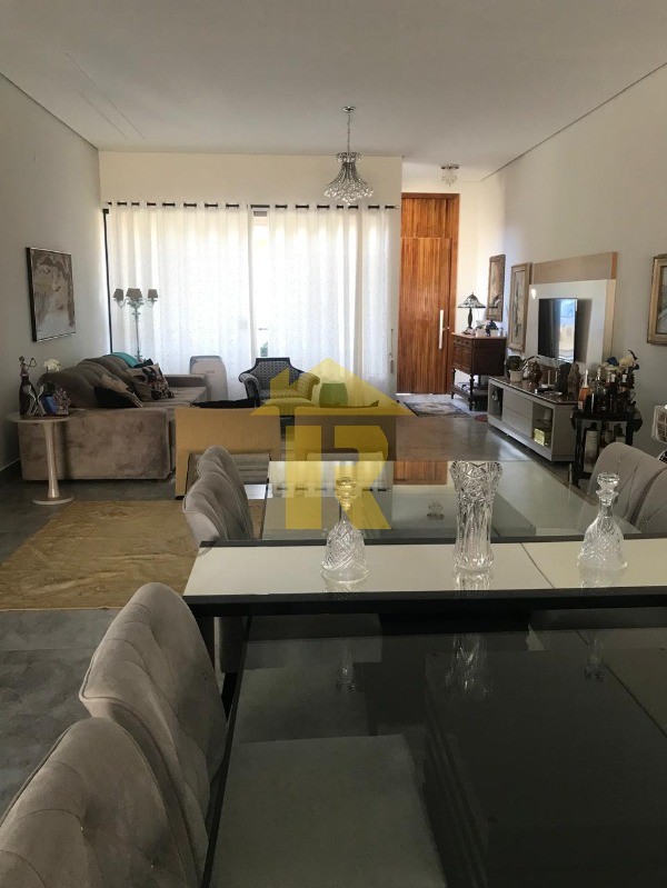 Casa de Condomínio com 3 quartos à venda, 220m² — foto 4 de 41
