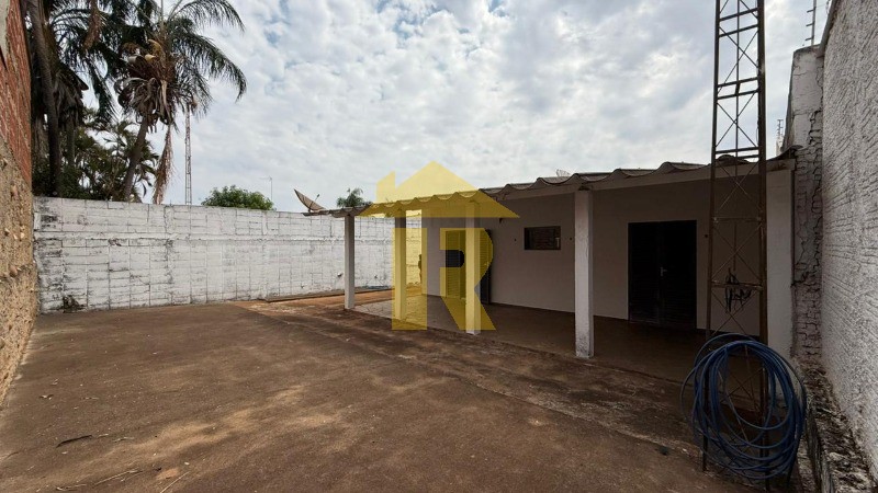 Casa com 3 quartos à venda, 340m² — foto 24 de 41