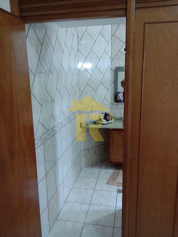Casa com 3 quartos à venda, 238m² — foto 20 de 38
