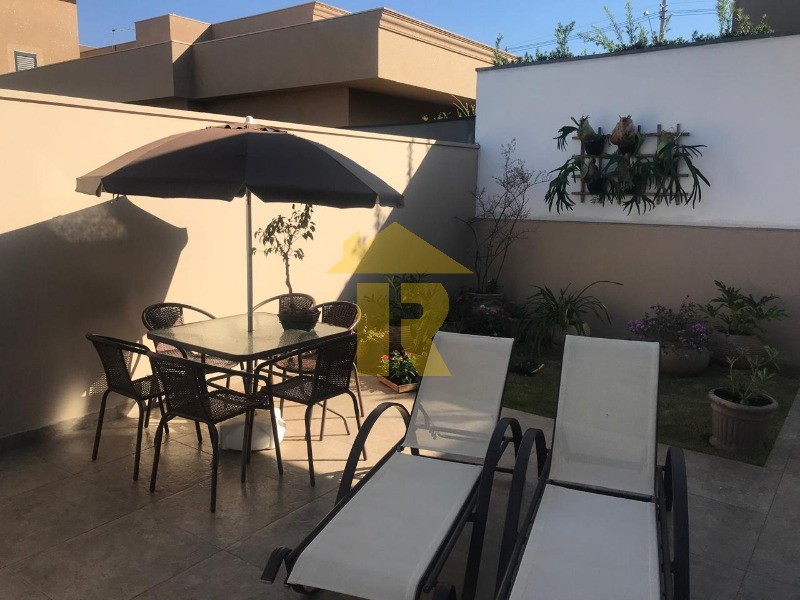 Casa de Condomínio com 3 quartos à venda, 220m² — foto 14 de 41