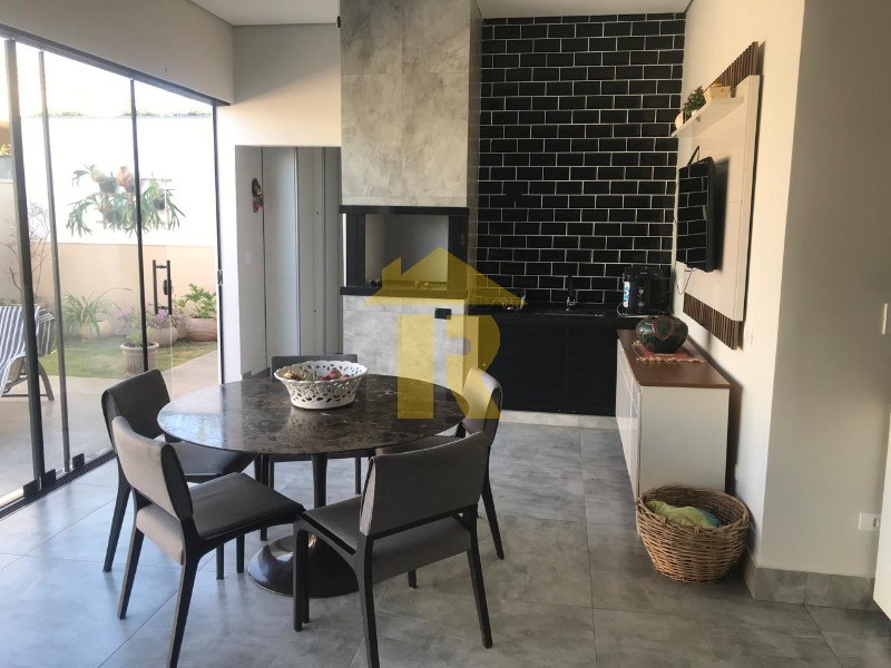 Casa de Condomínio com 3 quartos à venda, 220m² — foto 8 de 41
