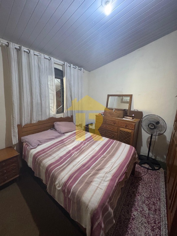 Casa com 4 quartos à venda, 220m² — foto 18 de 20