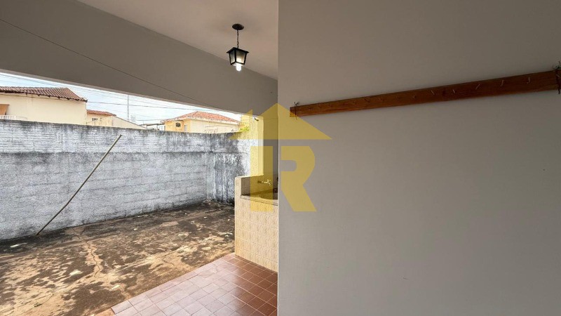 Casa com 3 quartos à venda, 340m² — foto 35 de 41