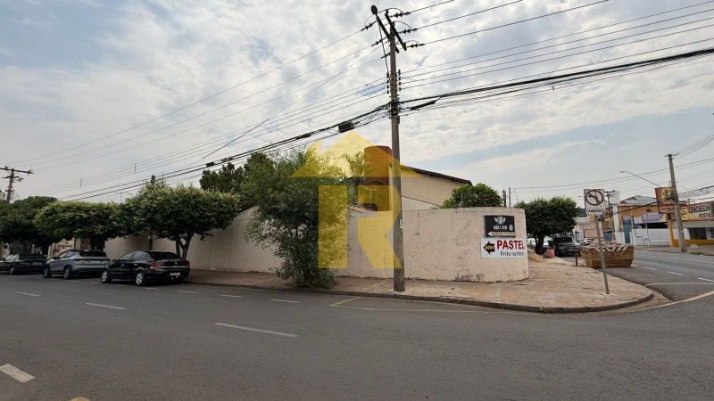 Casa com 3 quartos à venda, 400m² — foto 3 de 33