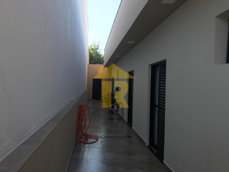 Casa de Condomínio com 3 quartos à venda, 220m² — foto 15 de 41