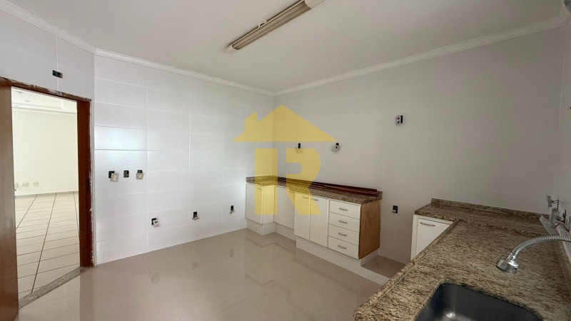 Apartamento com 3 quartos à venda, 150m² — foto 22 de 29