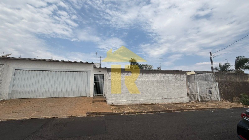 Casa com 3 quartos à venda, 340m² — foto 1 de 41