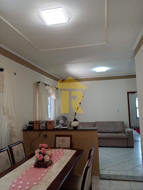 Casa com 3 quartos à venda, 238m² — foto 12 de 38