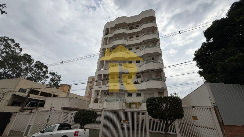 Apartamento com 3 quartos à venda, 150m² — foto 2 de 27