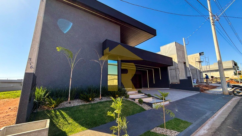 Casa de Condomínio com 3 quartos à venda, 190m² — foto 2 de 20