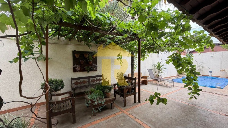 Terreno / Lote / Condomínio  à venda, 180m² — foto 2 de 19