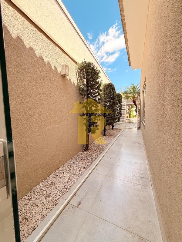 Casa de Condomínio com 3 quartos à venda, 200m² — foto 15 de 29