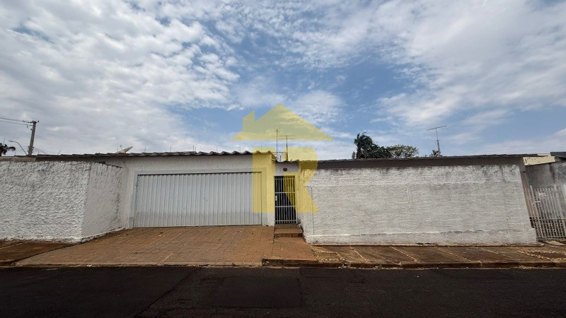 Casa com 3 quartos à venda, 340m² — foto 2 de 41