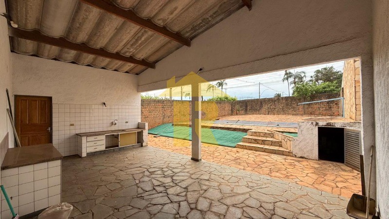 Casa com 3 quartos à venda, 340m² — foto 27 de 41