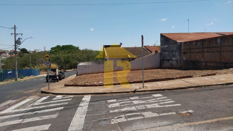 Terreno / Lote / Condomínio  à venda, 282m² — foto 1 de 10