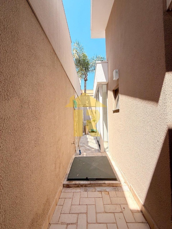 Casa de Condomínio com 3 quartos à venda, 200m² — foto 14 de 29