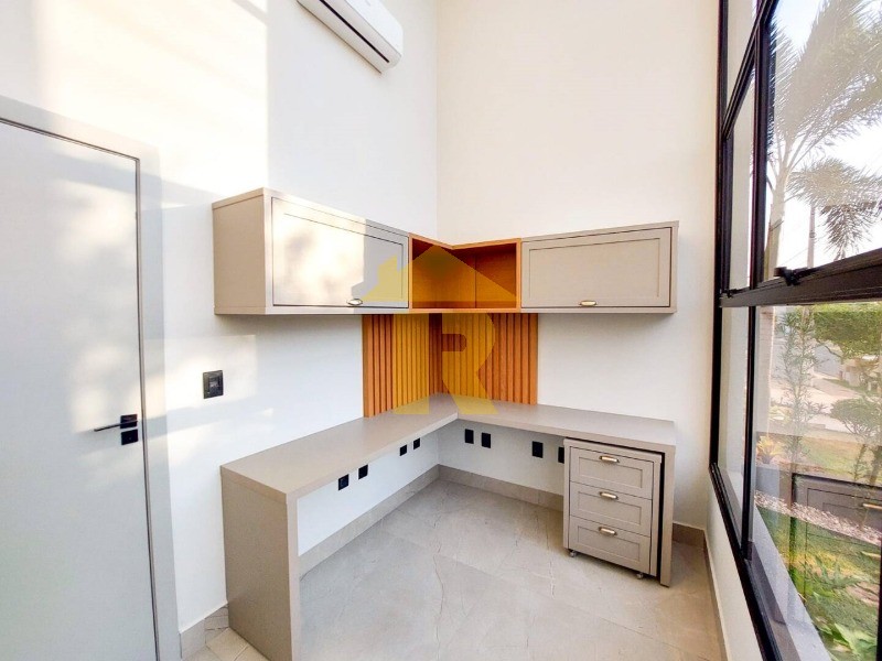 Casa de Condomínio com 3 quartos à venda, 230m² — foto 3 de 38