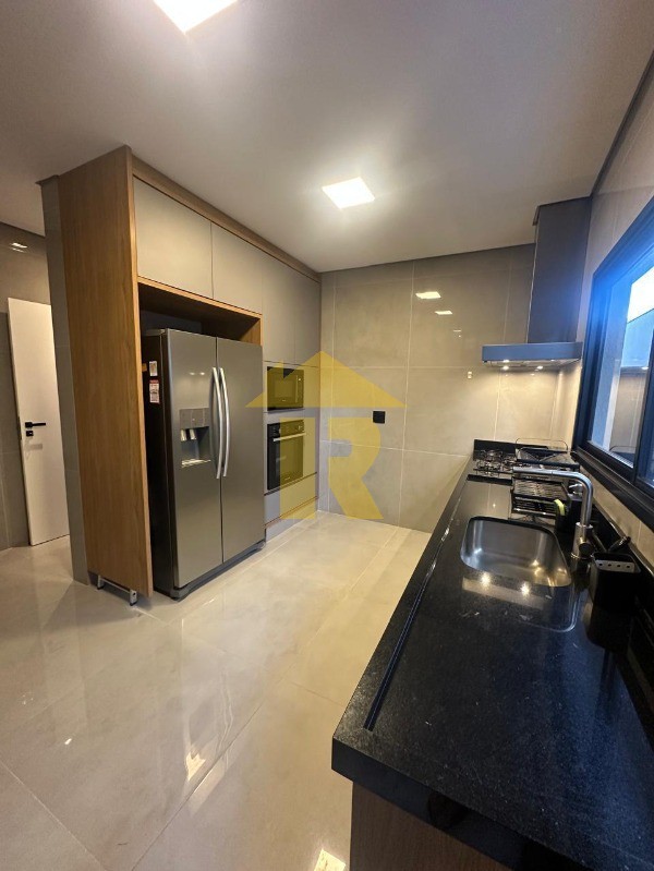 Casa de Condomínio com 4 quartos à venda, 243m² — foto 12 de 50