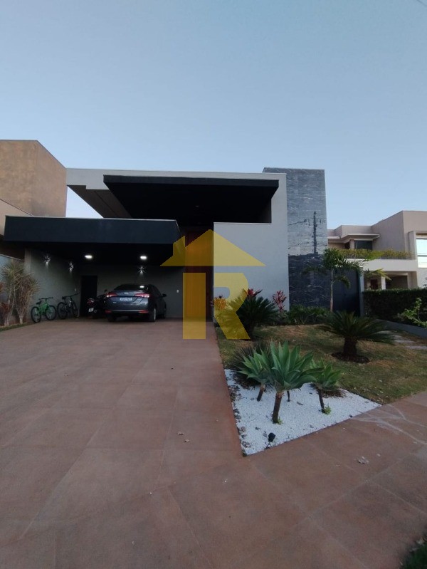 Casa de Condomínio com 3 quartos à venda, 220m² — foto 2 de 28