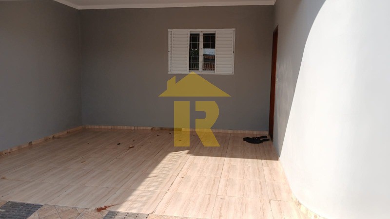Casa com 3 quartos à venda, 120m² — foto 2 de 25