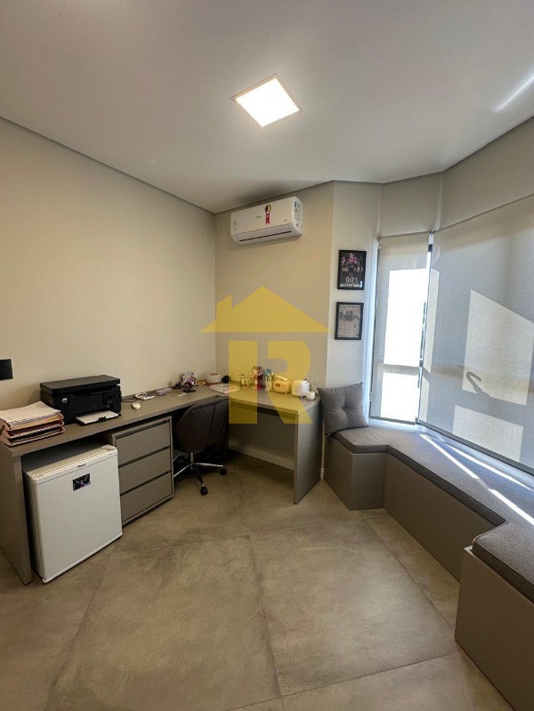 Casa de Condomínio com 4 quartos à venda, 243m² — foto 10 de 50