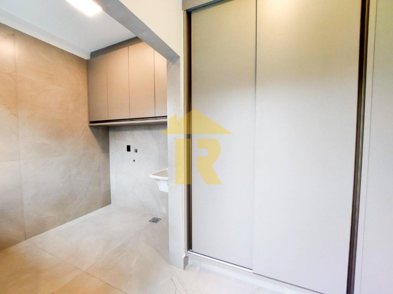 Casa de Condomínio com 3 quartos à venda, 230m² — foto 25 de 38
