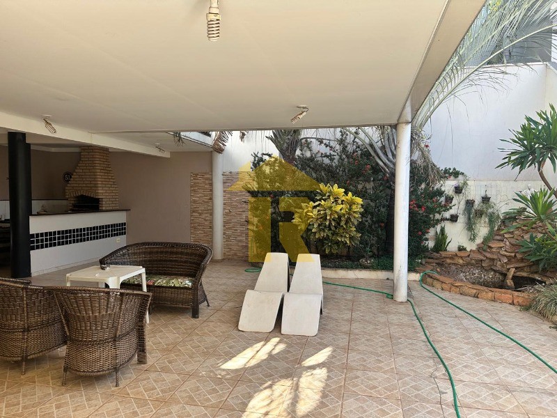 Casa de Condomínio com 4 quartos à venda, 350m² — foto 18 de 34