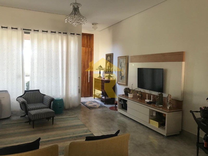 Casa de Condomínio com 3 quartos à venda, 220m² — foto 2 de 41