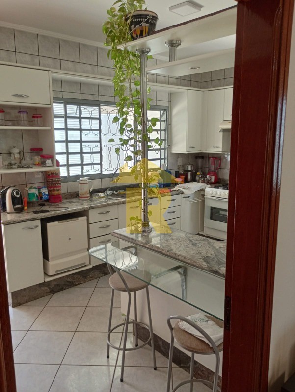 Casa com 3 quartos à venda, 238m² — foto 25 de 38