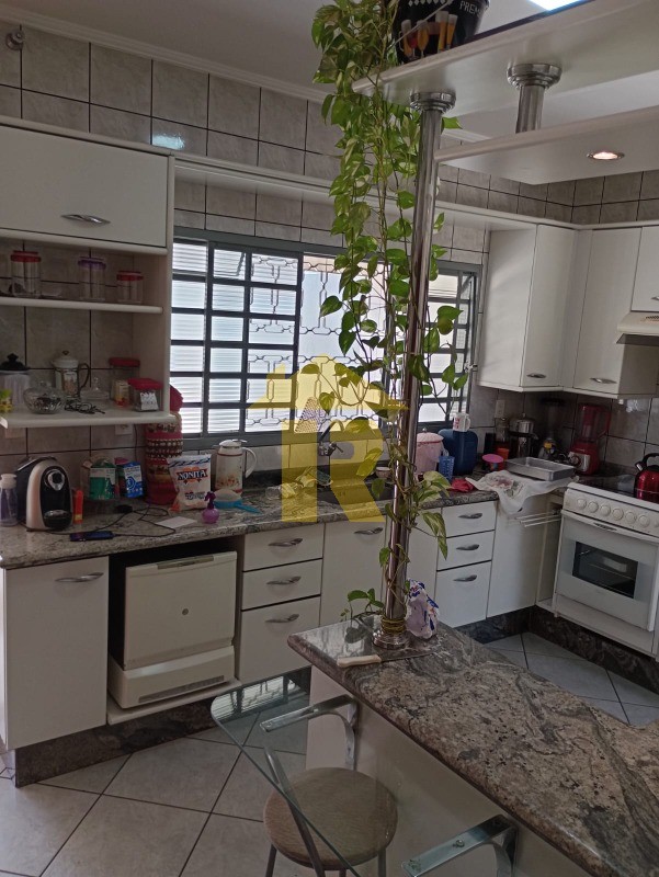 Casa com 3 quartos à venda, 238m² — foto 27 de 38