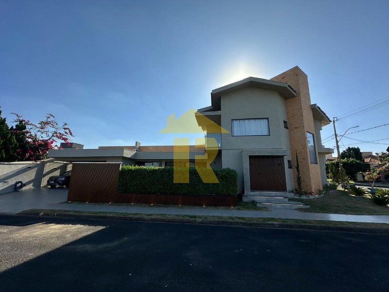 Casa de Condomínio com 4 quartos à venda, 243m² — foto 3 de 50