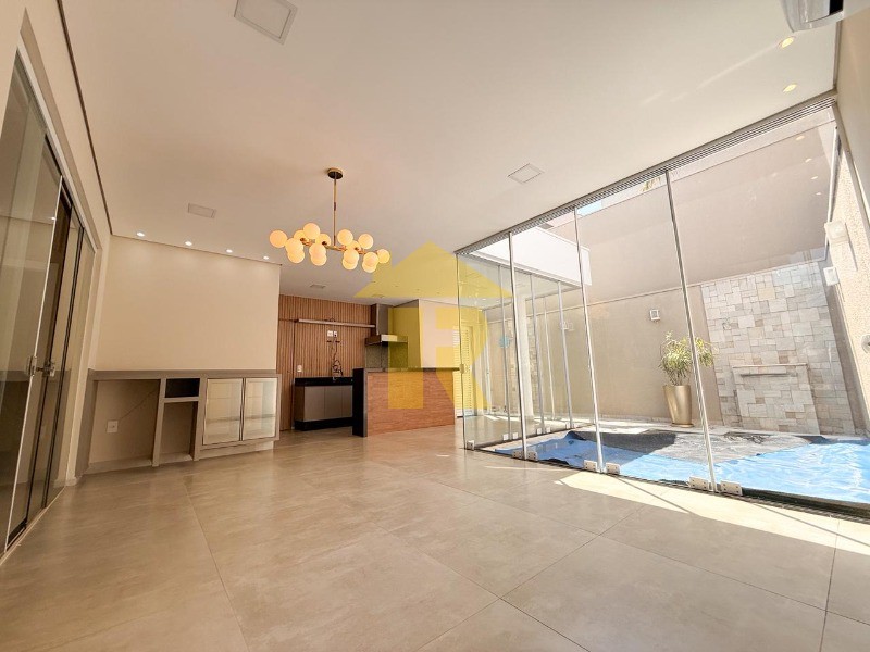 Casa de Condomínio com 3 quartos à venda, 200m² — foto 12 de 29