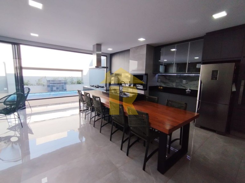 Casa de Condomínio com 3 quartos à venda, 220m² — foto 1 de 28