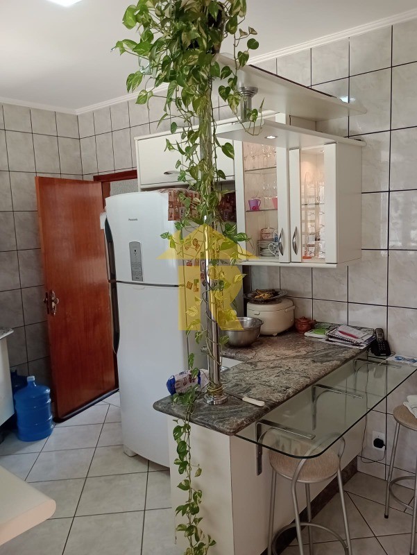 Casa com 3 quartos à venda, 238m² — foto 26 de 38