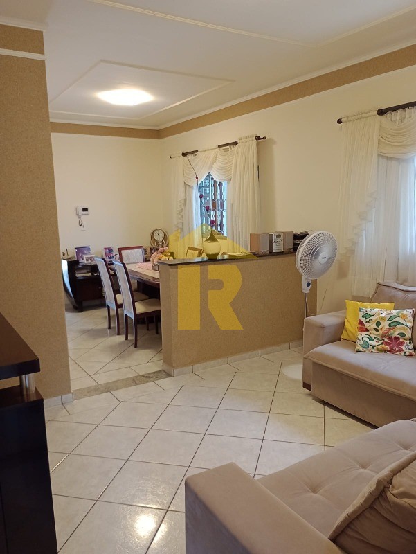 Casa com 3 quartos à venda, 238m² — foto 11 de 38