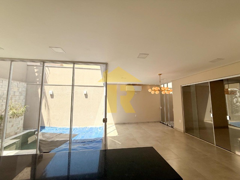 Casa de Condomínio com 3 quartos à venda, 200m² — foto 11 de 29