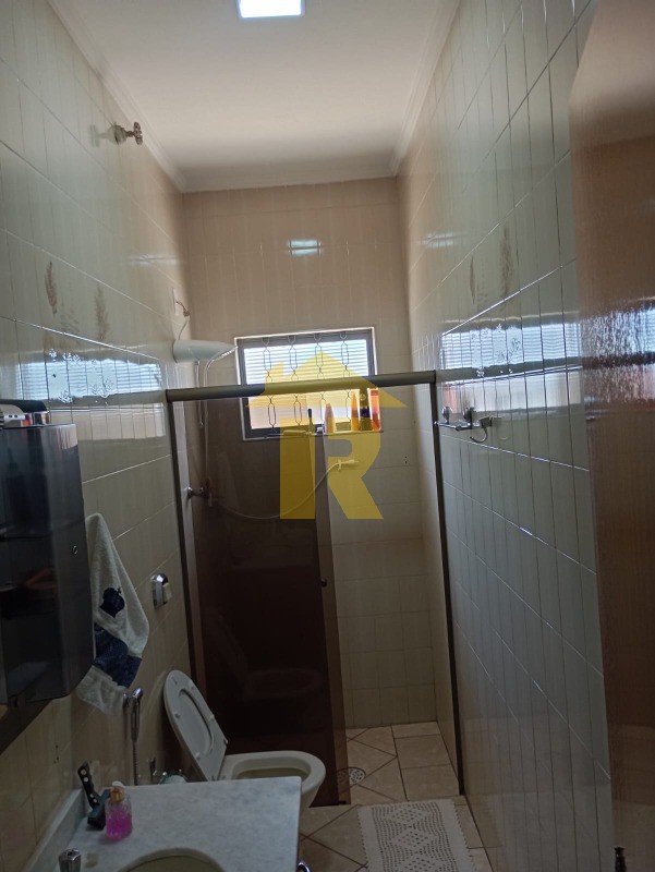 Casa com 3 quartos à venda, 238m² — foto 16 de 38