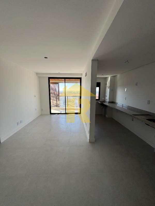 Apartamento com 3 quartos à venda, 92m² — foto 1 de 33