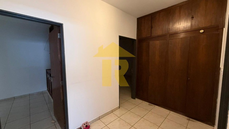 Casa com 3 quartos à venda, 340m² — foto 13 de 41