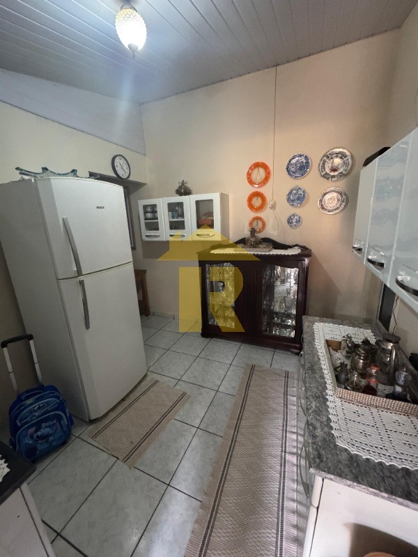 Casa com 4 quartos à venda, 220m² — foto 10 de 20