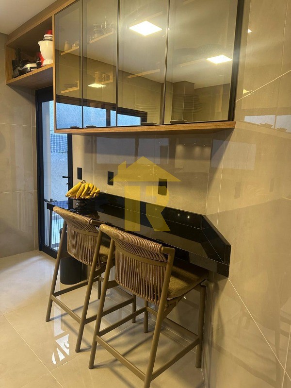 Casa de Condomínio com 4 quartos à venda, 243m² — foto 13 de 50