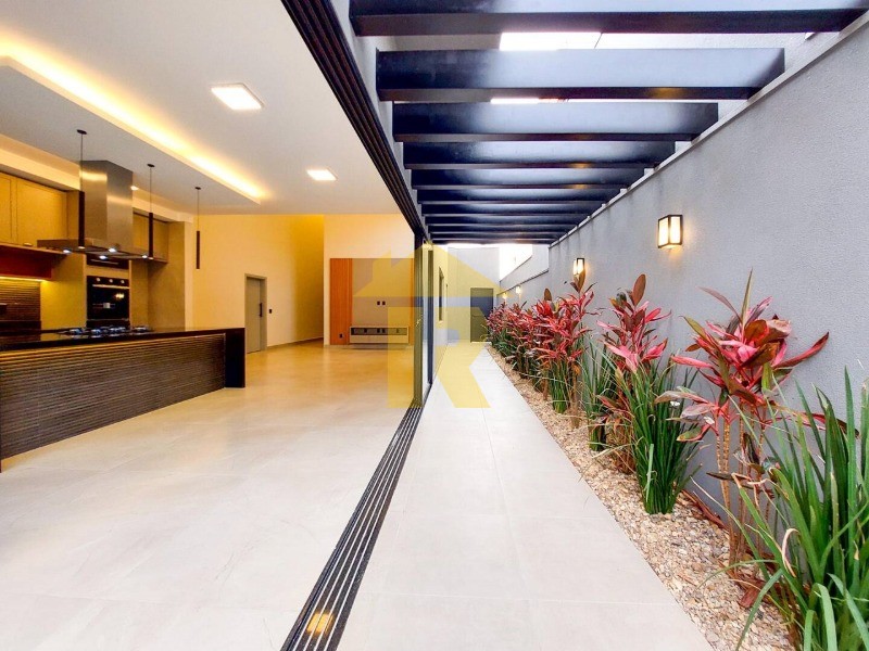 Casa de Condomínio com 3 quartos à venda, 230m² — foto 21 de 38