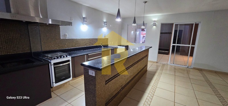 Casa de Condomínio com 2 quartos à venda e aluguel, 120m² — foto 2 de 45