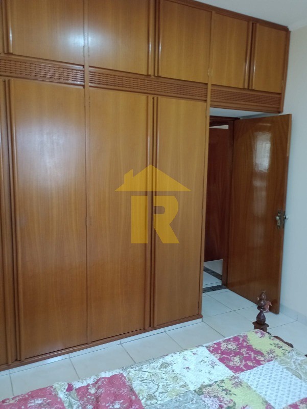 Casa com 3 quartos à venda, 238m² — foto 14 de 38