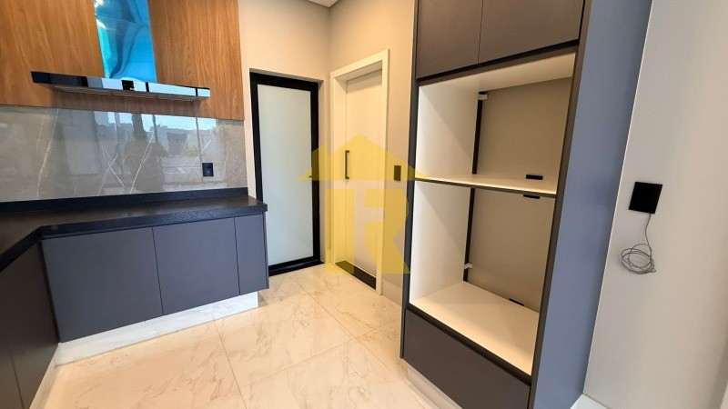 Casa de Condomínio com 3 quartos à venda, 248m² — foto 13 de 41