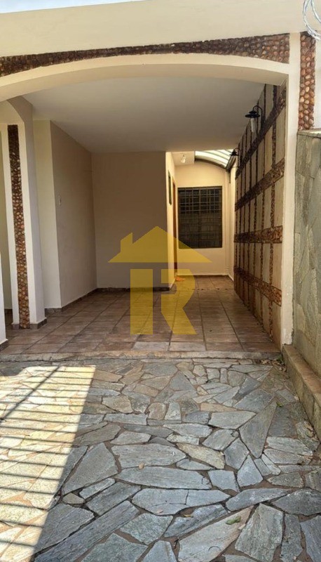 Casa com 4 quartos à venda, 220m² — foto 3 de 20