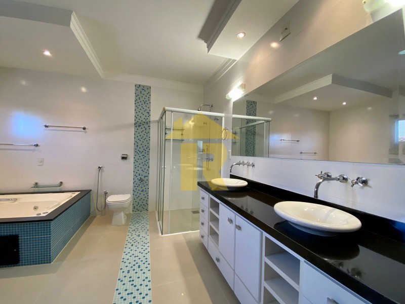 Casa de Condomínio com 5 quartos à venda e aluguel, 404m² — foto 24 de 43